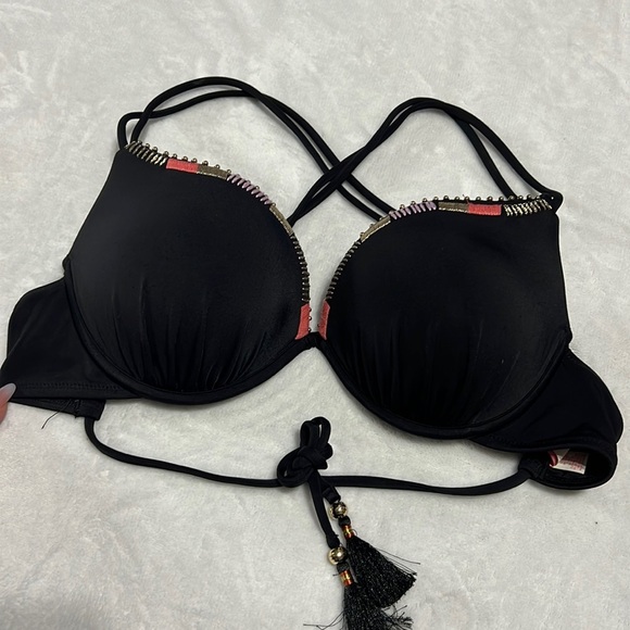 Crisscross Victoria’s Secret Extreme Push-up Swimming Top - Picture 2 of 11